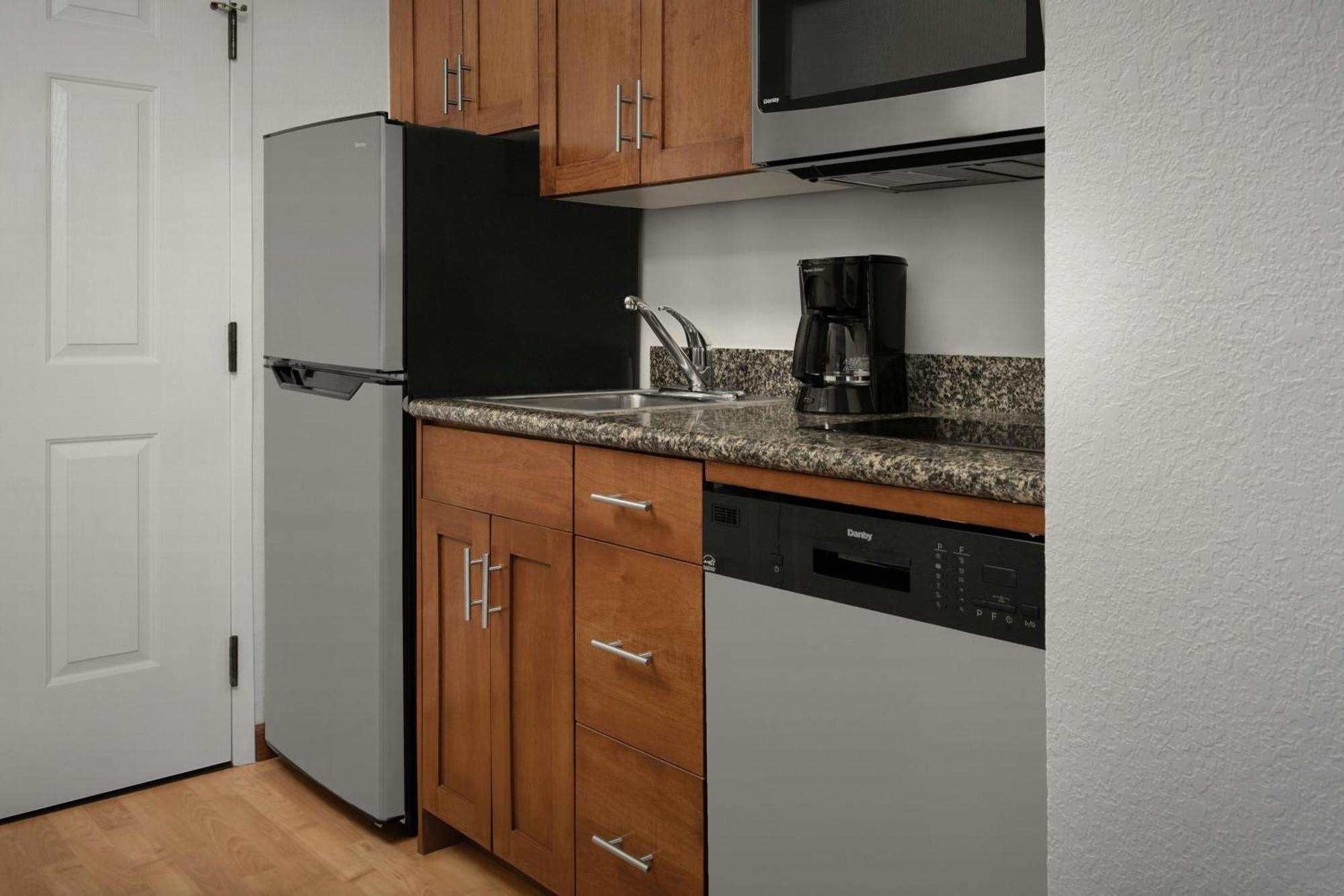 Towneplace Suites Suffolk Chesapeake Bagian luar foto